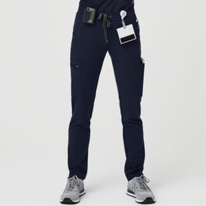 FIGS YOLA SKINNY SCRUB IN NAVY XXS